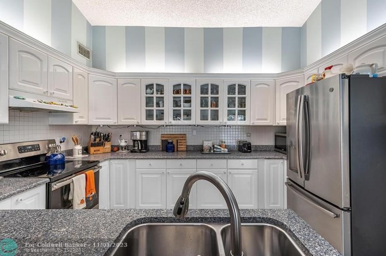 91 12th Way, Boca Raton FL  33486-4453 exterior