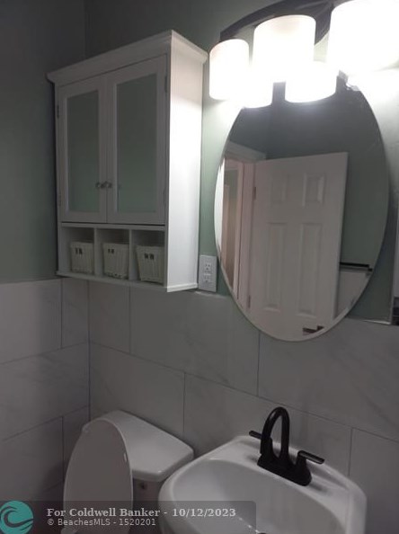 1861 161 St, Miami FL  33162-4817 exterior
