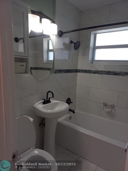 1861 161 St, Miami FL  33162-4817 exterior
