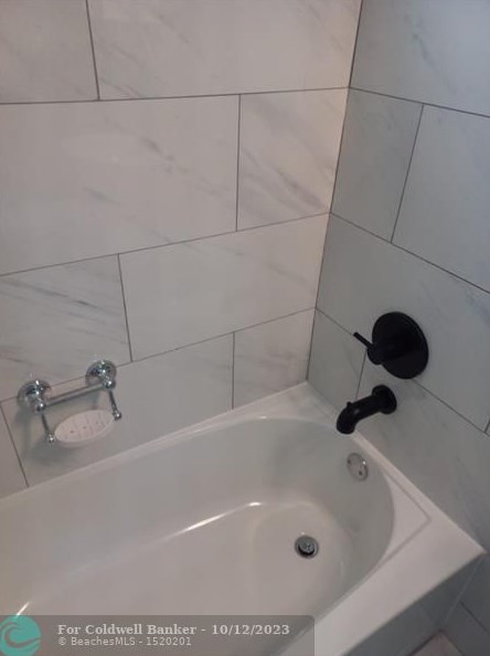 1861 161 St, Miami FL  33162-4817 exterior