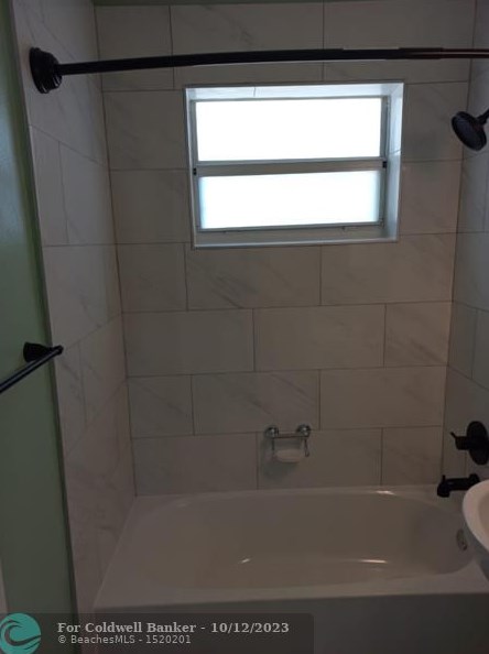 1861 161 St, Miami FL  33162-4817 exterior