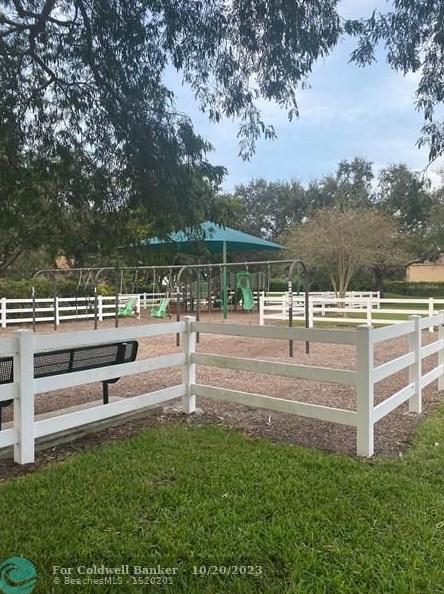 4143 Wimbledon Dr, Hollywood, FL 33026