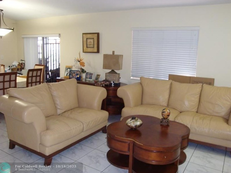 14935 39th St, Miami, FL 33185-3930