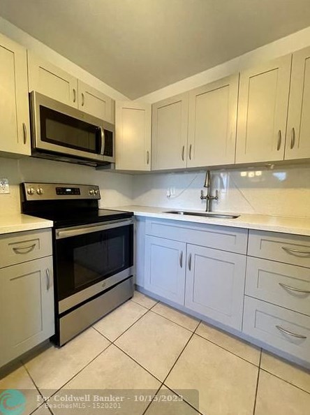 2440 Lake Osborne Dr #201, Lake Worth, FL 33461