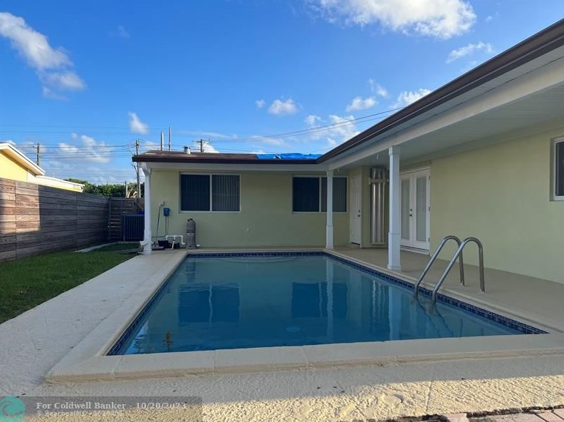 7781 Sheridan St, Hollywood FL  33024-2533 exterior