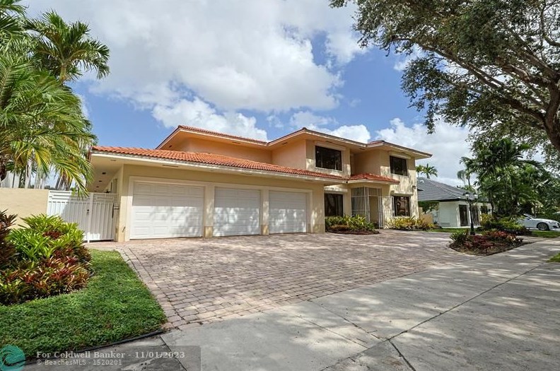 8011 Nw 166th St, Hialeah, FL 33016