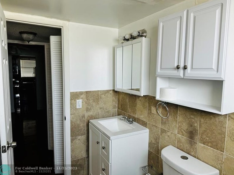 2008 Jackson St, Hollywood FL  33020-5024 exterior