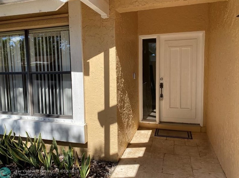 23 Forest Cir, Hollywood, FL 33026