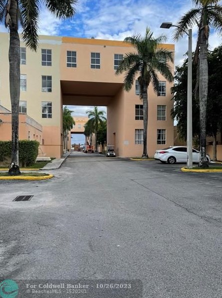 7420 W 20th Ave #246, Hialeah, FL 33016