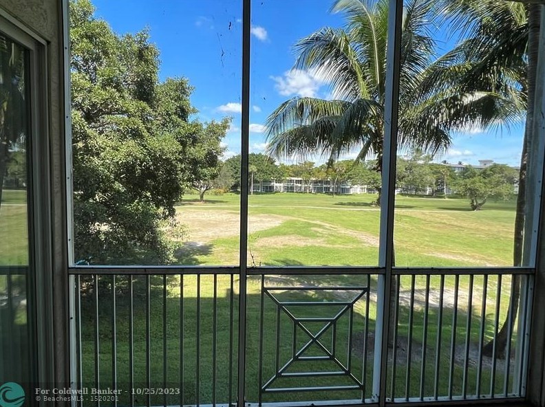 3600 Oaks Clubhouse Dr #206, Pompano Beach, FL 33069