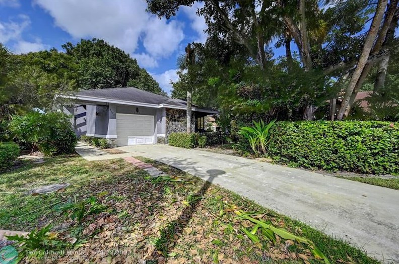 2677 Aloe Ave, Pompano Beach, FL 33063-9208