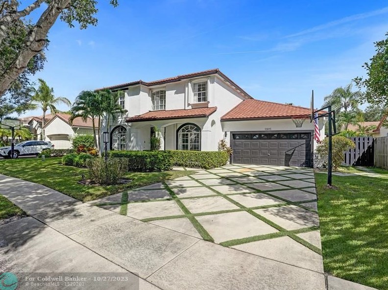 10815 Richmond Pl, Hollywood, FL 33026-4911