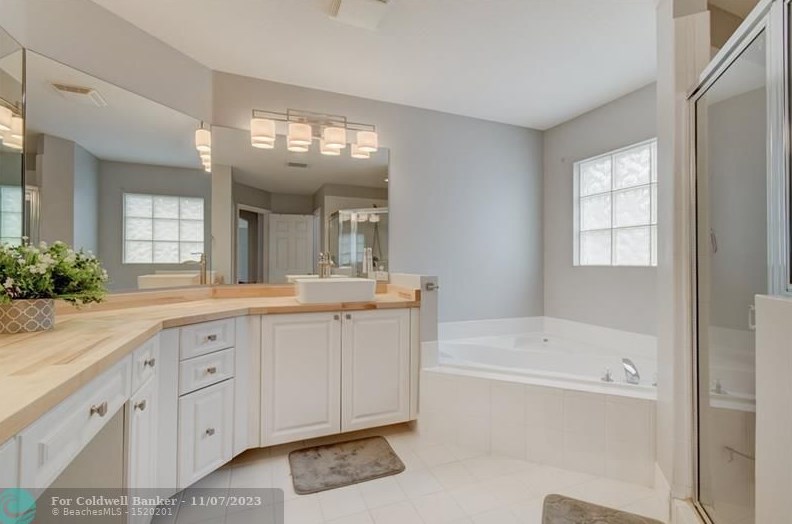 4104 Plumbago Pl, Lake Worth FL  33462-3420 exterior