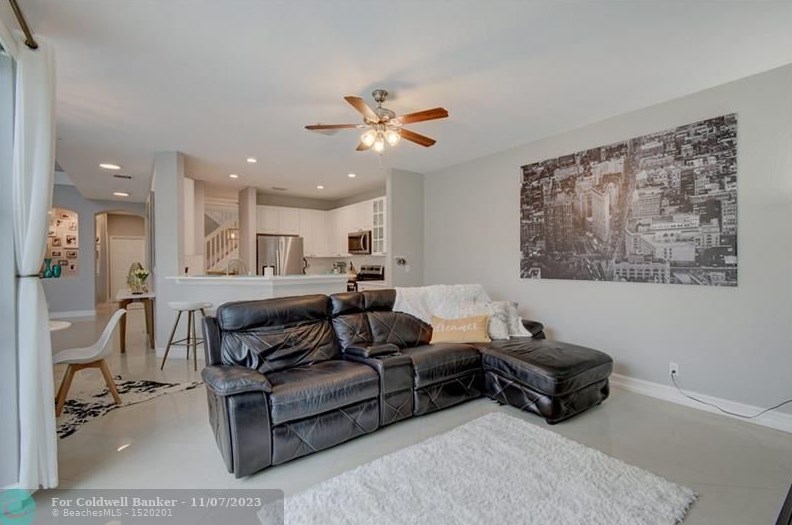 4104 Plumbago Pl, Lake Worth FL  33462-3420 exterior