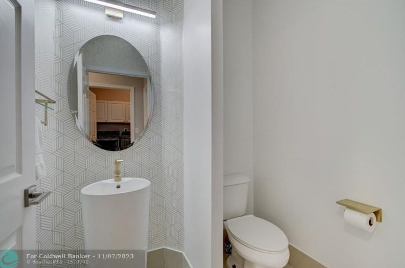 4104 Plumbago Pl, Lake Worth FL  33462-3420 exterior