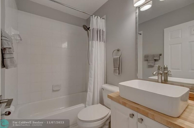 4104 Plumbago Pl, Lake Worth FL  33462-3420 exterior