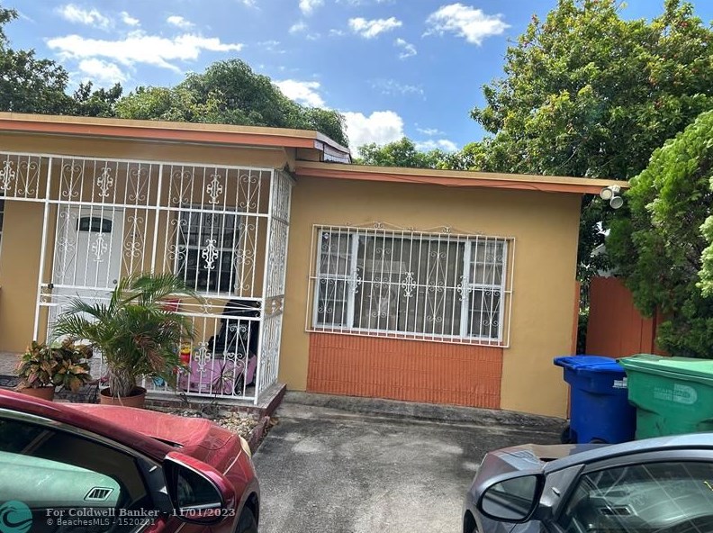 330 194th Ter, Miami, FL 33169-3557