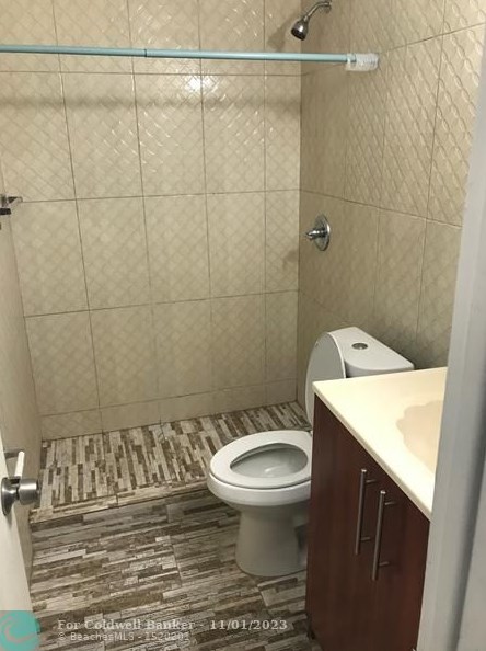 161 Nw 164th St #apt 1, Miami, FL 33169