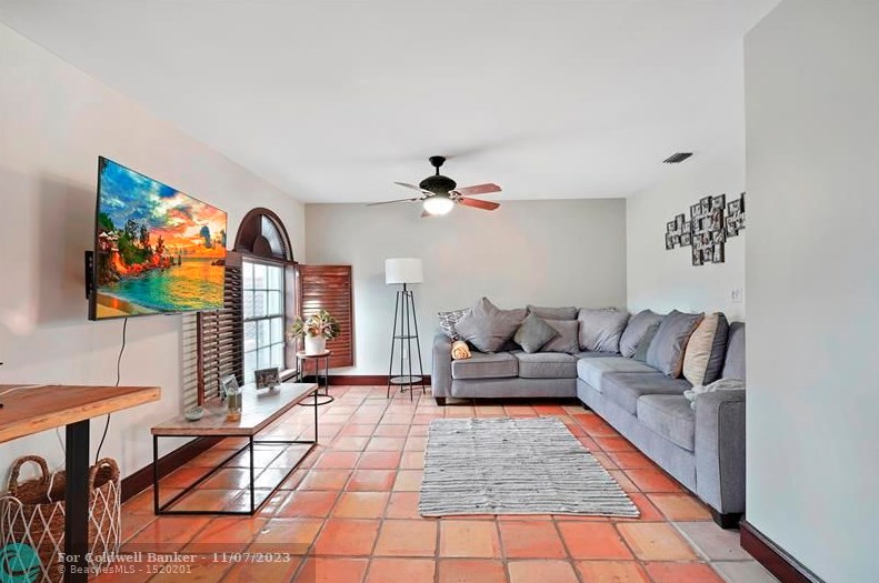 14601 Balgowan Rd #203-2, Hialeah, FL 33016