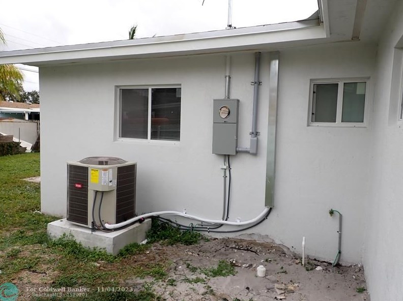 2241 62nd Ave, Hollywood FL  33024-4229 exterior