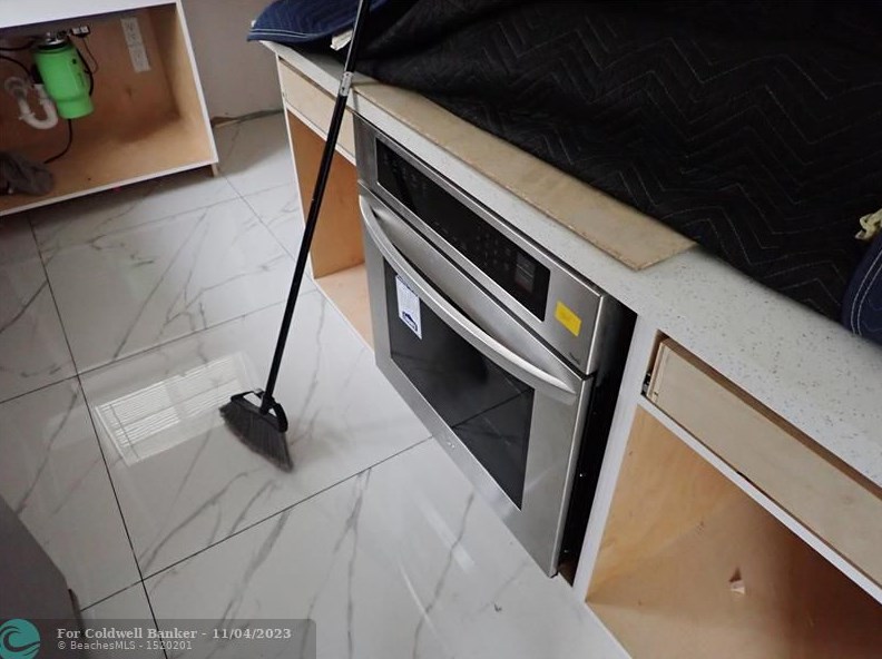 2241 62nd Ave, Hollywood FL  33024-4229 exterior