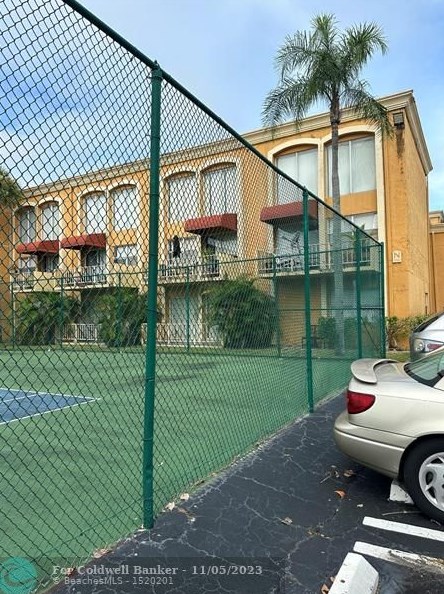 17911 Nw 68th Ave #m209, Hialeah, FL 33015