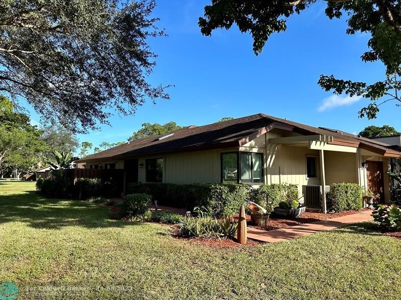 22630 Vistawood Way, Boca Raton FL 33428-5564 exterior