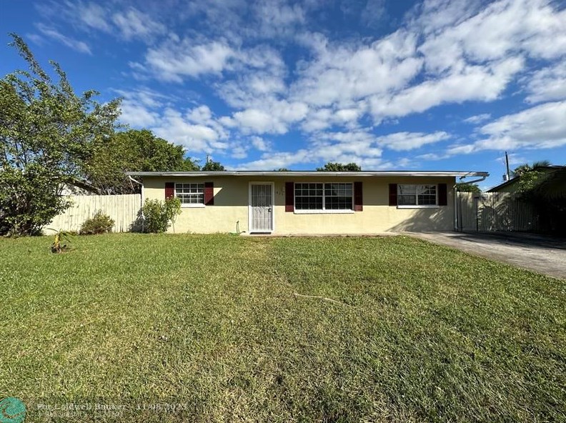 1425 W Branch St, Lake Worth, FL 33462