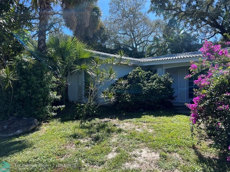 686 4th St, Boca Raton, FL 33432-4106