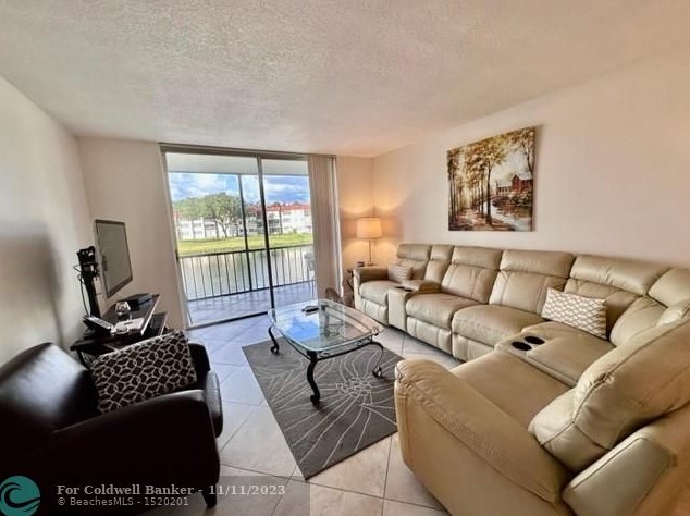 8961 S Hollybrook Blvd #202, Hollywood, FL 33025