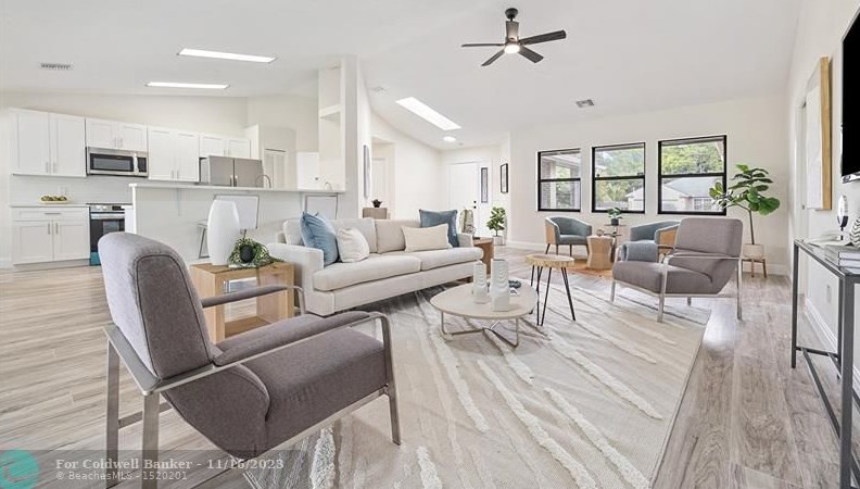 314 Thornhill Dr, Fort Pierce FL  34983-3701 exterior