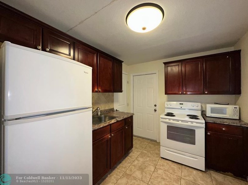 7918 Overlook Rd #2, Lake Worth, FL 33462