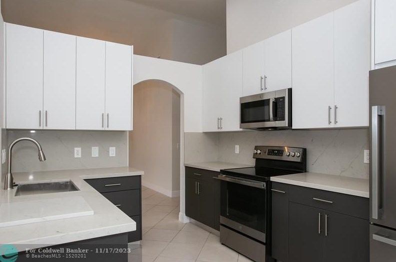 13306 Nw 16th St, Hollywood, FL 33028