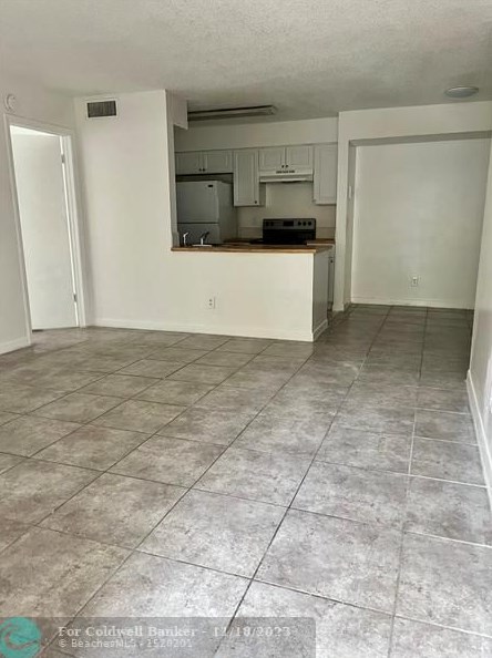 10409 Nw 7th St #103, Hollywood, FL