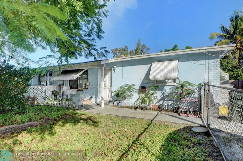5841 38th Ct, Lake Worth, FL 33463-4725