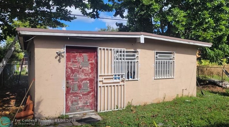 1985 49th St, Miami FL  33142-4067 exterior