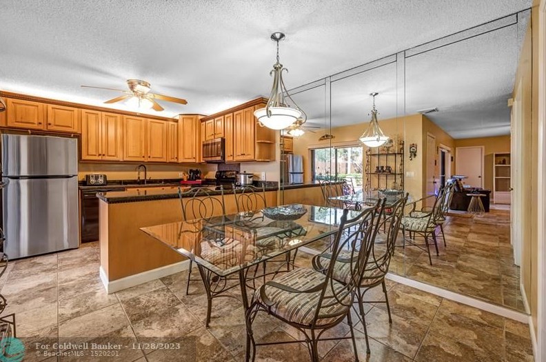 4099 Wimbledon Dr, Hollywood, FL 33026-1142