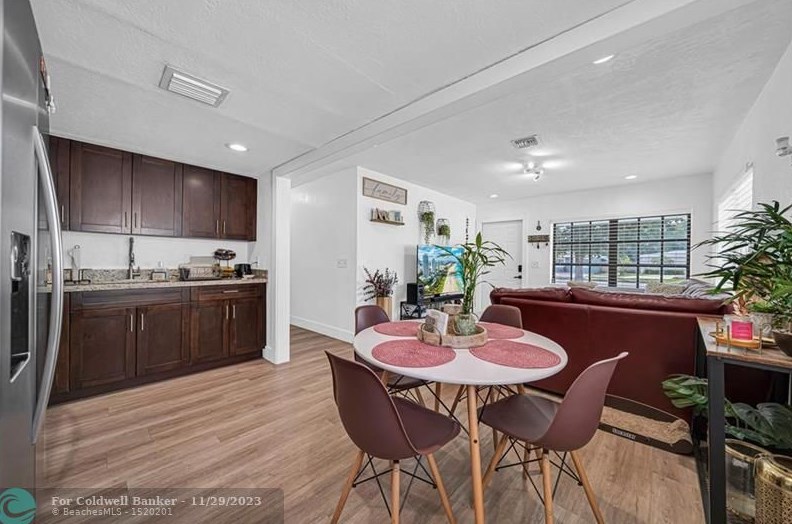 6541 Miramar Pkwy, Hollywood FL  33023-3879 exterior