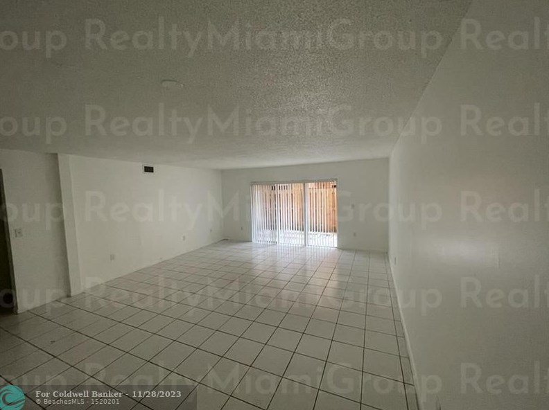 14915 Sw 80th St #104, Miami, FL 33193