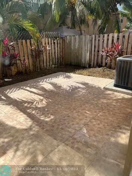 13534 Nw 9th Ct, Hollywood, FL 33028