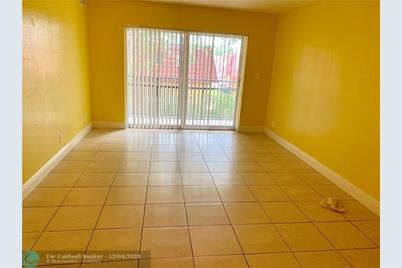 2822 NW 55th Ave, Unit #2C - Photo 1