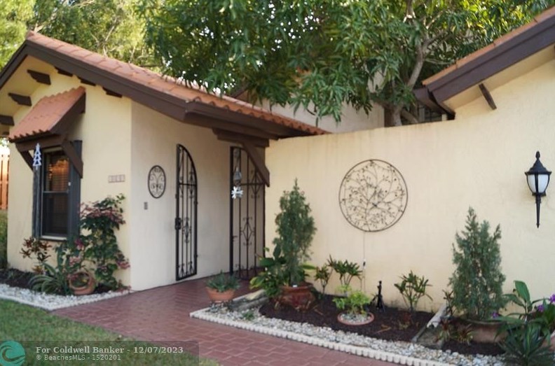 5098 Cortez Ct, Delray Beach, FL 33484