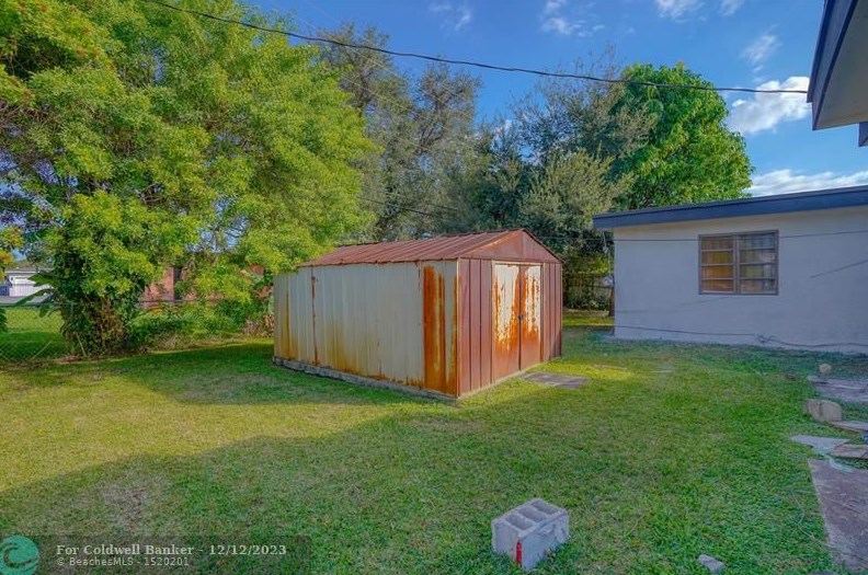 2515 161st St, Miami FL  33054-6537 exterior