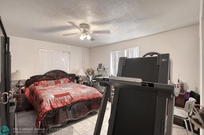2515 161st St, Miami FL  33054-6537 exterior