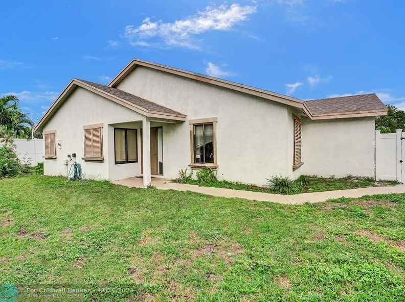 21581 Yellowstone Park Dr, Boca Raton, FL 33428
