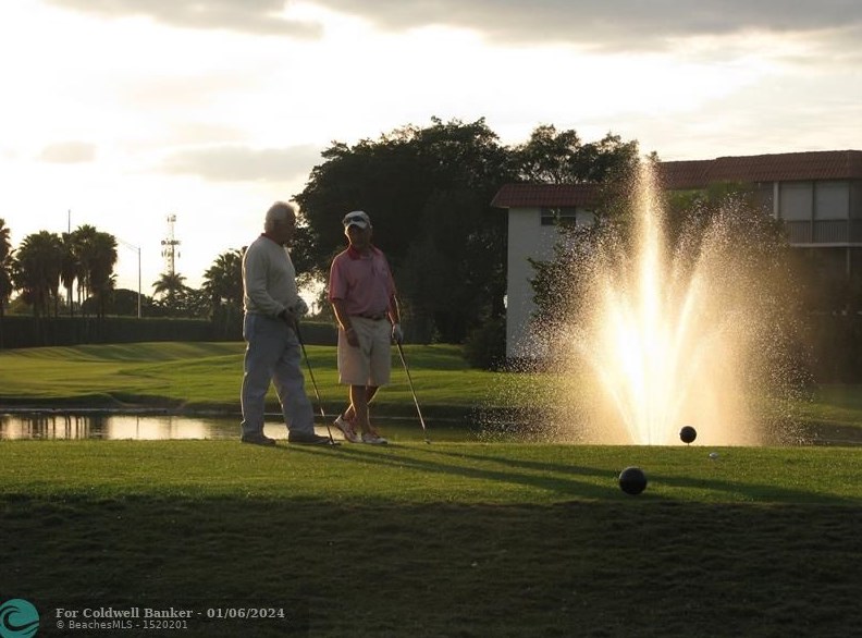 9300 Hollybrook Lake Dr, Hollywood FL  33025-1542 exterior