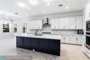 9224 Crestview Cir, Palm Beach Gardens, FL 33412 - Photo 8
