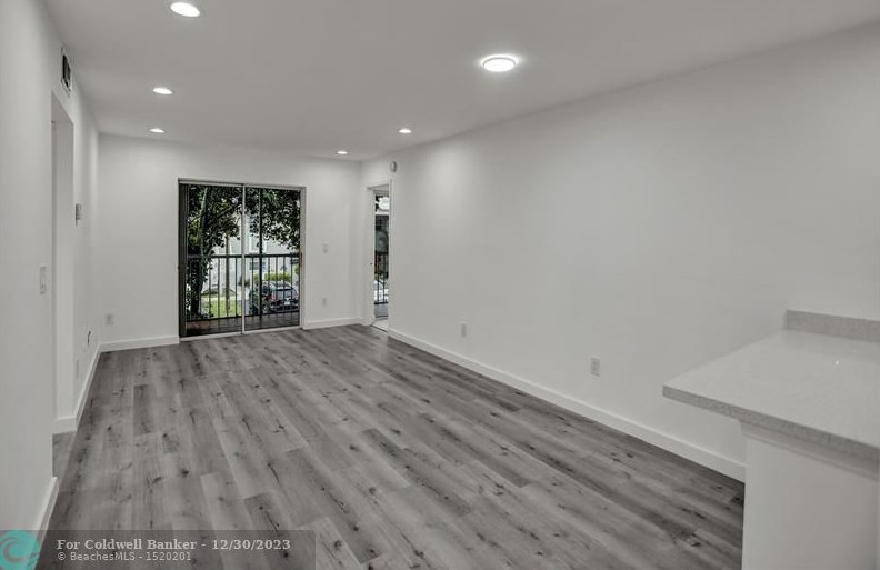 474 Ne 210th Circle Ter #204-13, Miami, FL