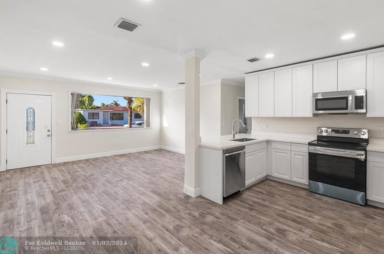 420 109th St, Miami, FL 33161-7145