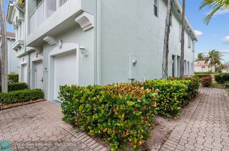 3067 Laurel Ridge Cir, West Palm Beach, FL 33404